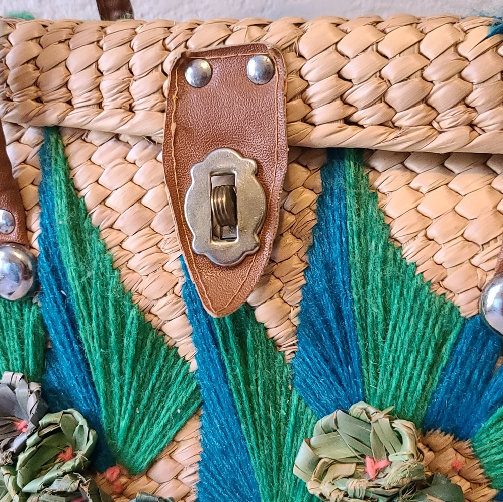 Vintage 1960s woven basket purse - Picture 2 of 11